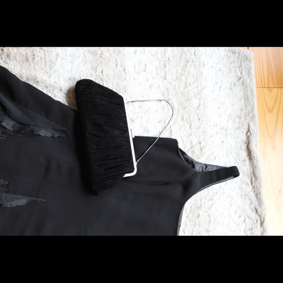 Black crushed velvet clutch from Mary Kay - Picture 8 of 8